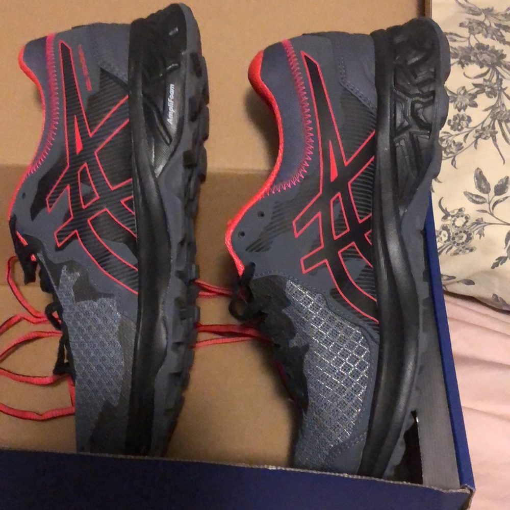 ASICS trail running - Picture 3 of 6